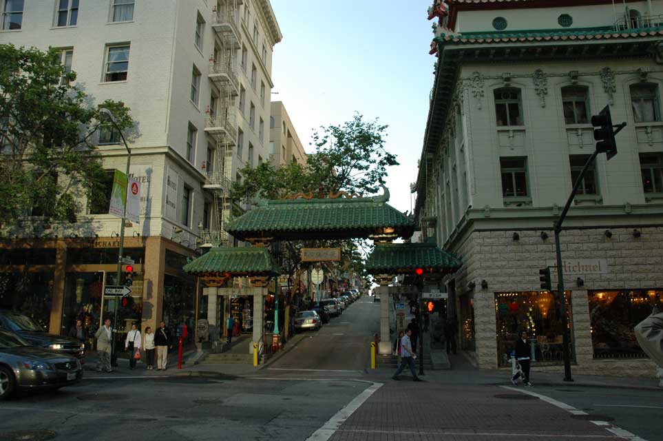 carnets de voyage usa - circuit californie et nevada - san francisco - portes de chinatown