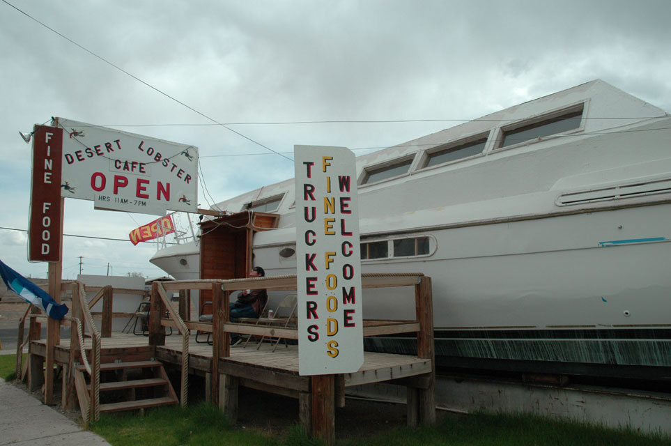 carnets de voyage usa - nevada - mina - desert lobster cafe