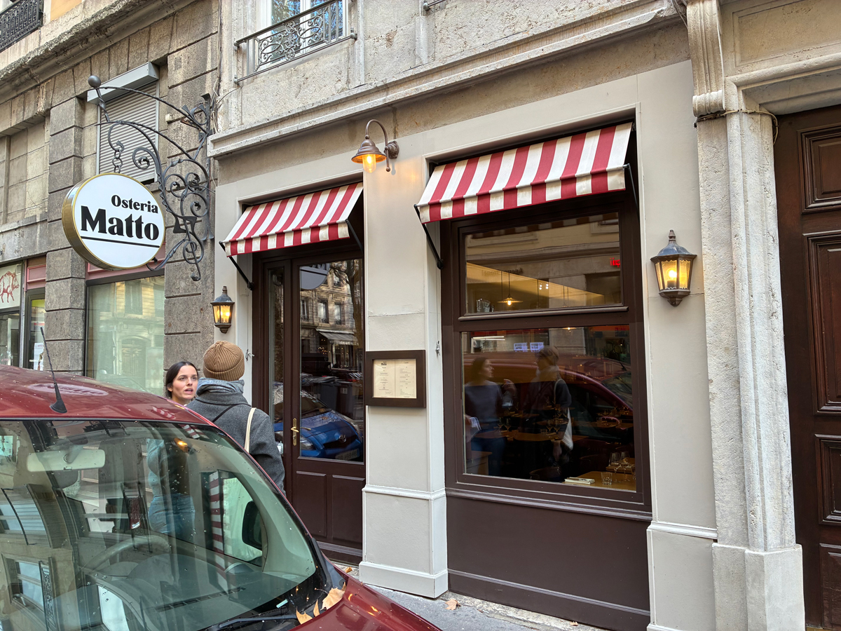 Carnets et photos de voyage - route gourmande Lyon : Osteria Matto, dans le 6ème, avec Thomas Asti et Margaux Couzon