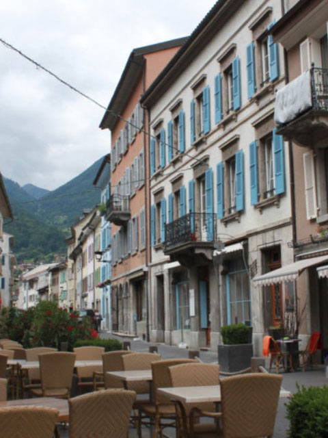 Carnets et photos de voyage Suisse - Martigny : rue du centre