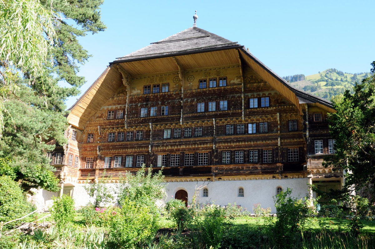 Carnets et photos de voyage Suisse - Rossiniere : le grand chalet de Balthus