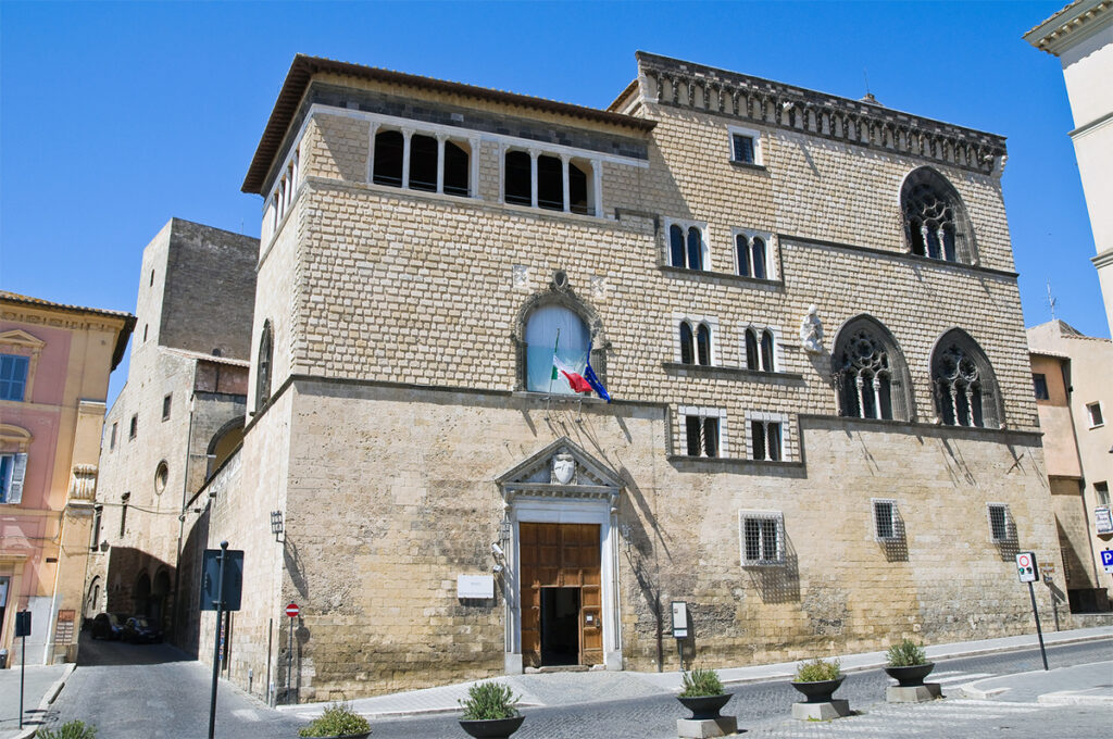 carnets et photos de voyage italie - Tarquinia : palazzo Vitelleschi Tarquinia - musée etrusque