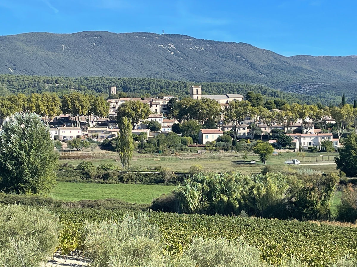 carnets et photos de voyage france - route gourmande en provence : le village de Cucuron