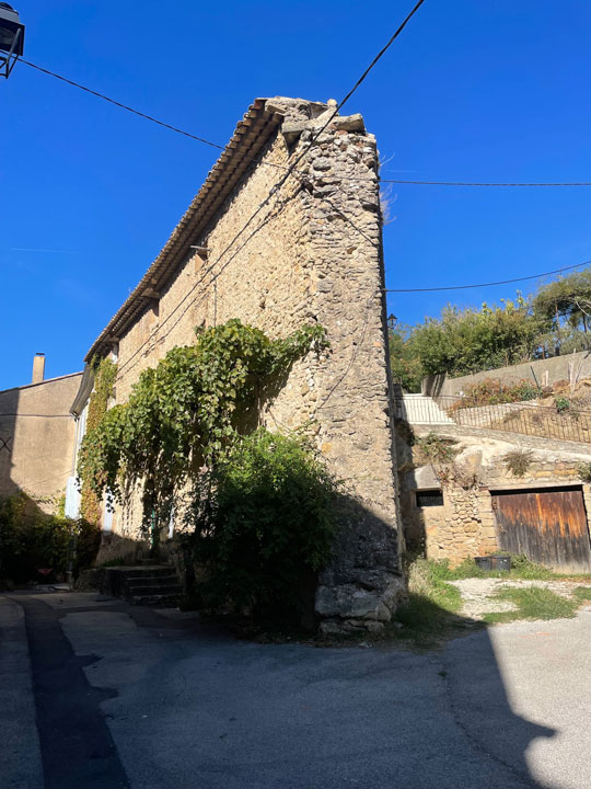 carnets et photos de voyage france - route gourmande en provence : le village de Cucuron