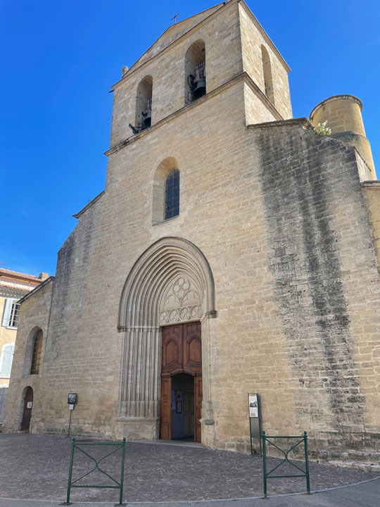 carnets et photos de voyage france - route gourmande en provence : le village de Cucuron