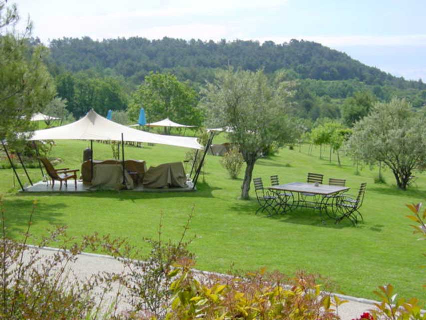 Carnets et photos de voyage france - routes gourmandes en provence - Lourmarin et la Fenière à la fin des années 90