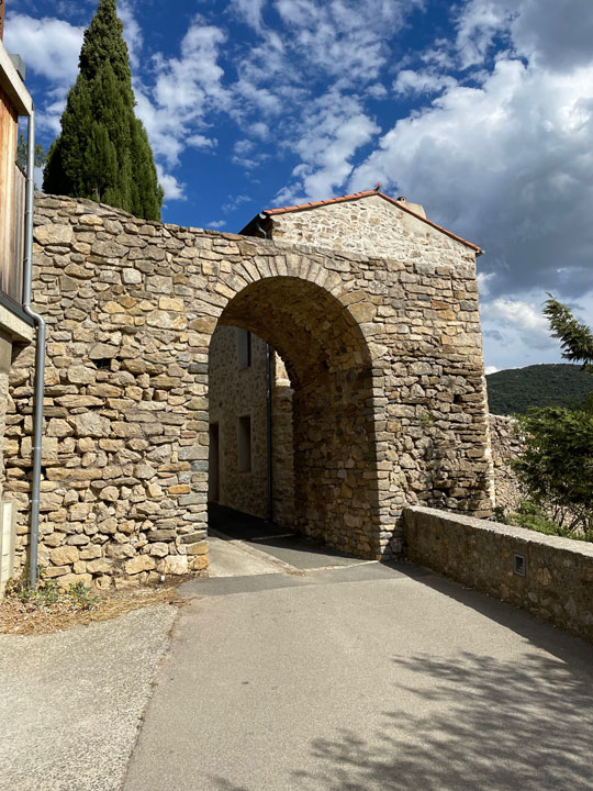 Carnets et photos de voyages france - escapade dans les Corbières : Cucugnan et les ruelles