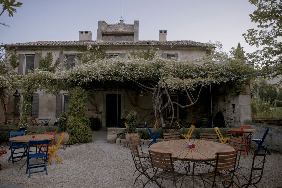 carnets et photos de voyage france - routes gourmandes en provence : La Fenière aujourd'hui