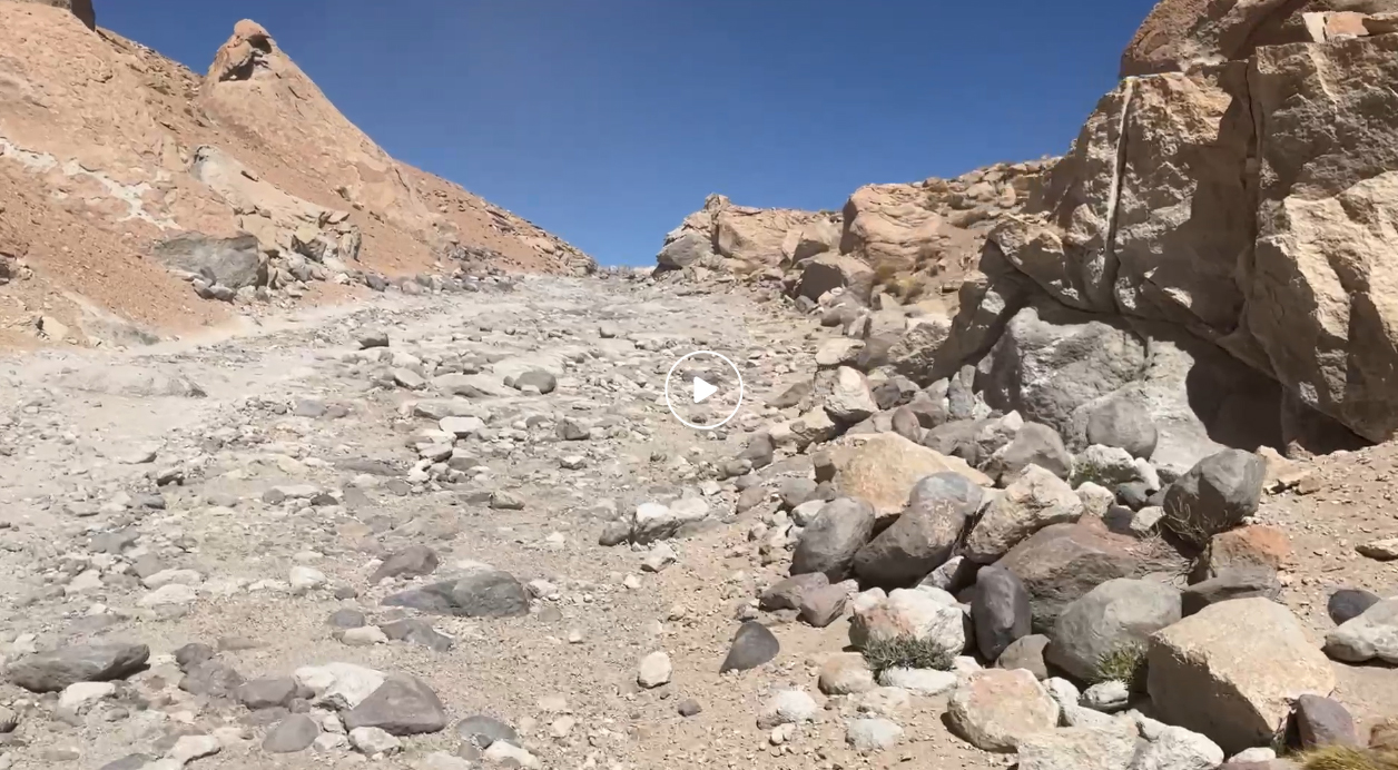 Carnets et photos de voyage Bolivie - etape route des lagunes : vue de la piste défoncée dans le désert de Siloli