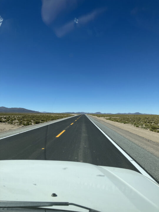 Carnets et photos de voyage Bolivie - etape merveilles du Sud Lipez : enfin, la route goudronnée...