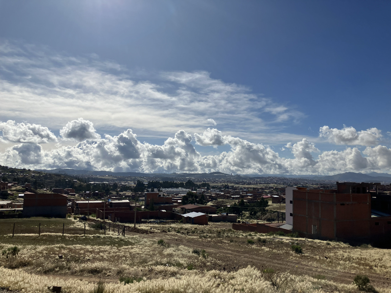 Carnets et photos de voyage Bolivie - etape cratere de Maragua - Sucre au petit matin