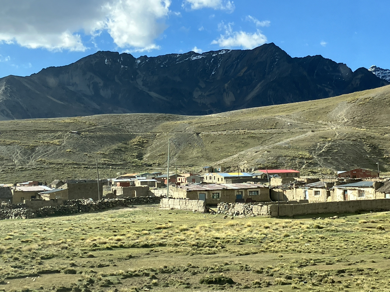 Carnets et photos de voyage - étape 14 la route des incas en direction d la maison Andres : vers la piste qui mène à Tuni