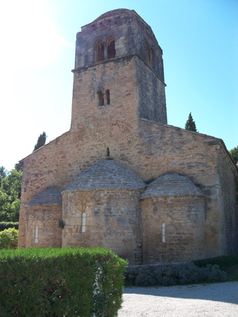 Carnets et photos de voyage france - escapade au pieds du mont ventoux : Bedouin chapelme Sainte Madeleine, prioré byzantin