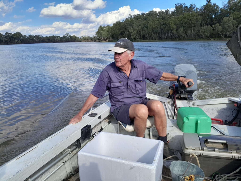 carnets et photos de voyage Australie - direction Outback : peche aux ecrevisses