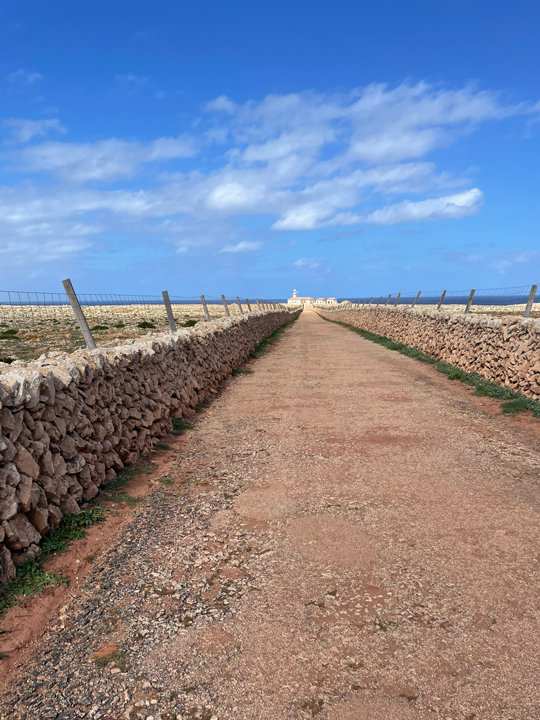Carnets et photos de voyage Minorque - Punta Nati - barraquas et phare Carnets et photos de voyage Minorque - Punta Nati - barraquas et phare