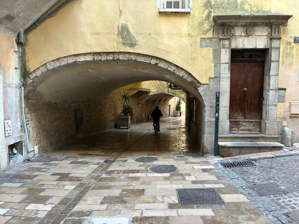 Carnets et photos de voyage - Escapade Hyeres et Presqu'ile de Giens - La vieille villes de Hyeres 